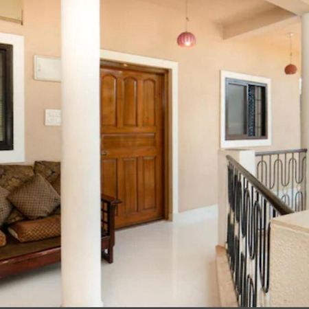 Esha Apartment Калангуте Екстериор снимка
