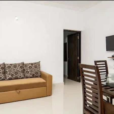 Esha Apartment Калангуте Стая снимка