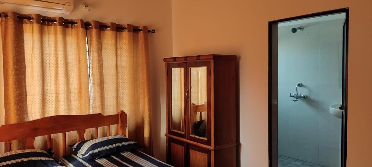 Esha Apartment Калангуте Екстериор снимка