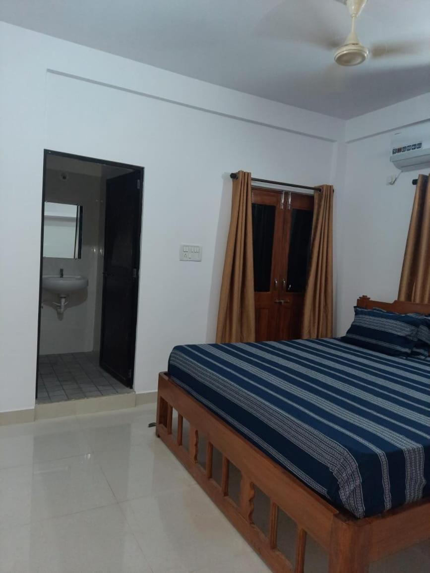 Esha Apartment Калангуте Стая снимка
