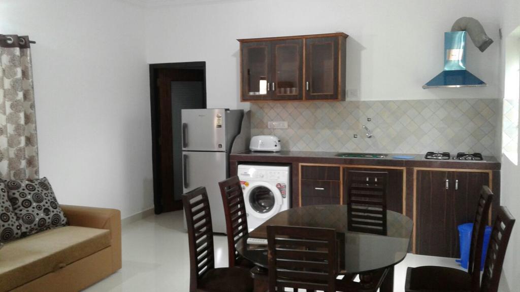Esha Apartment Калангуте Екстериор снимка